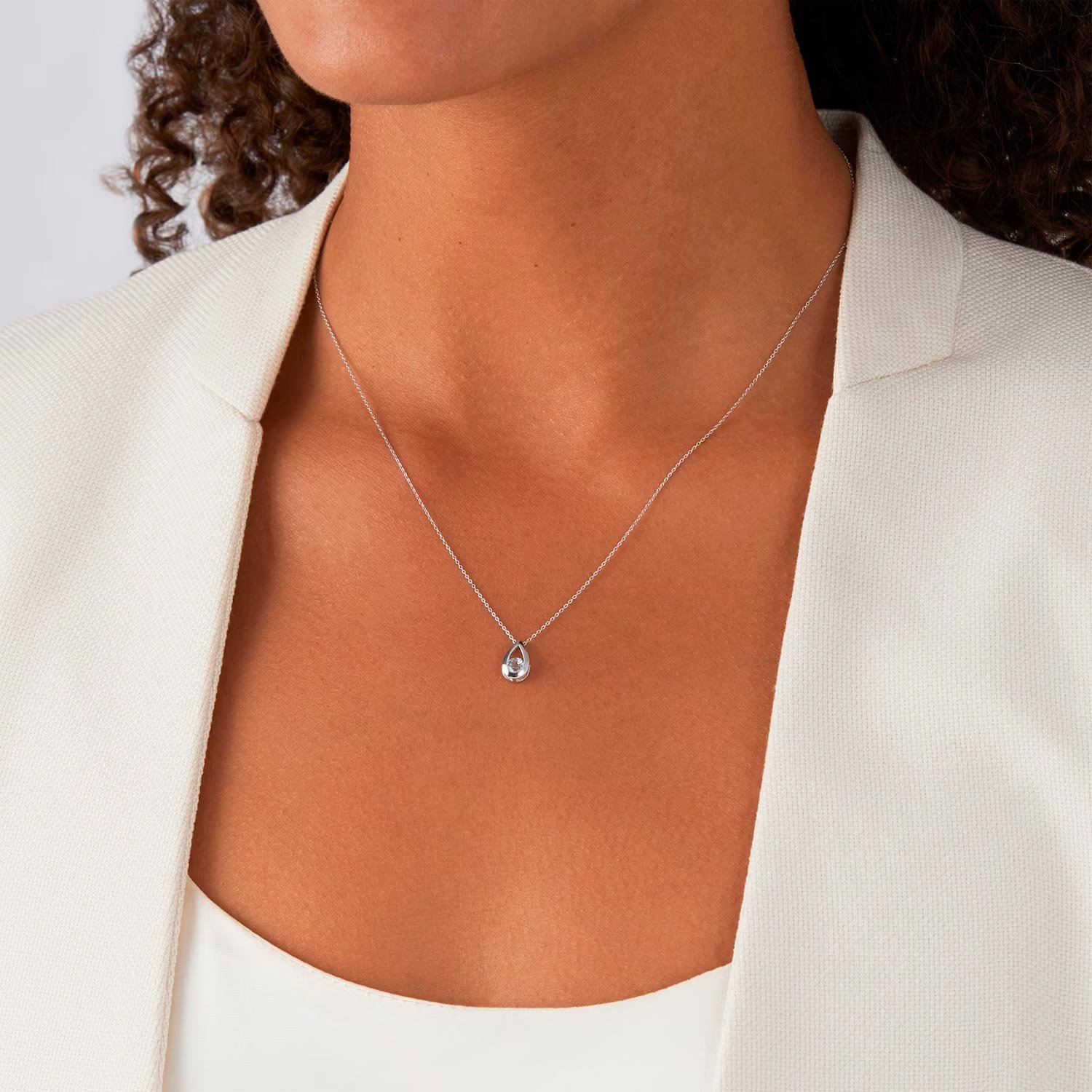 9ct White Gold Blue Topaz Teardrop Pendant — изображение 2