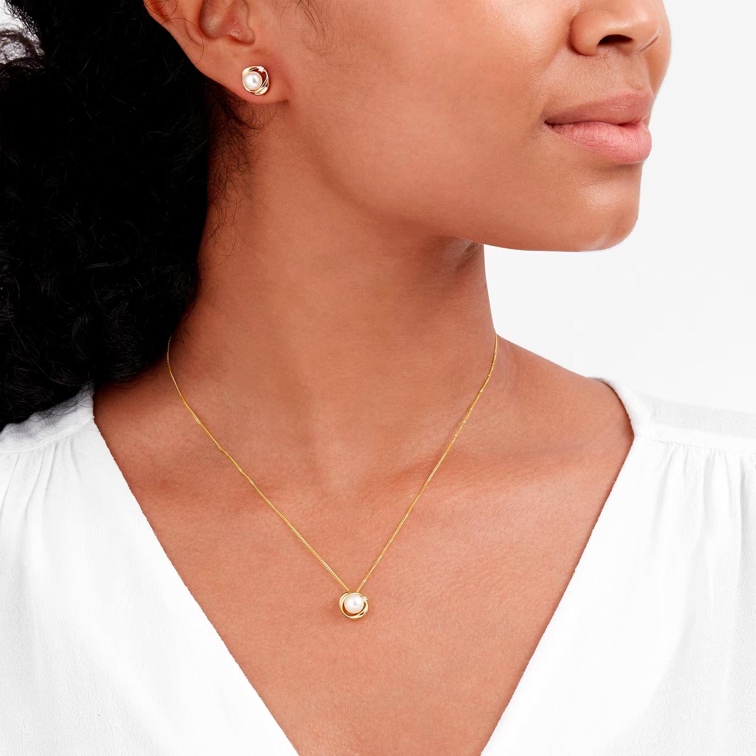 9ct Yellow Gold Pendant With Fresh Water Pearl & 0.02ct Diamond — изображение 2